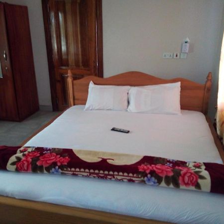 Jostev Hotel Кумасі Екстер'єр фото