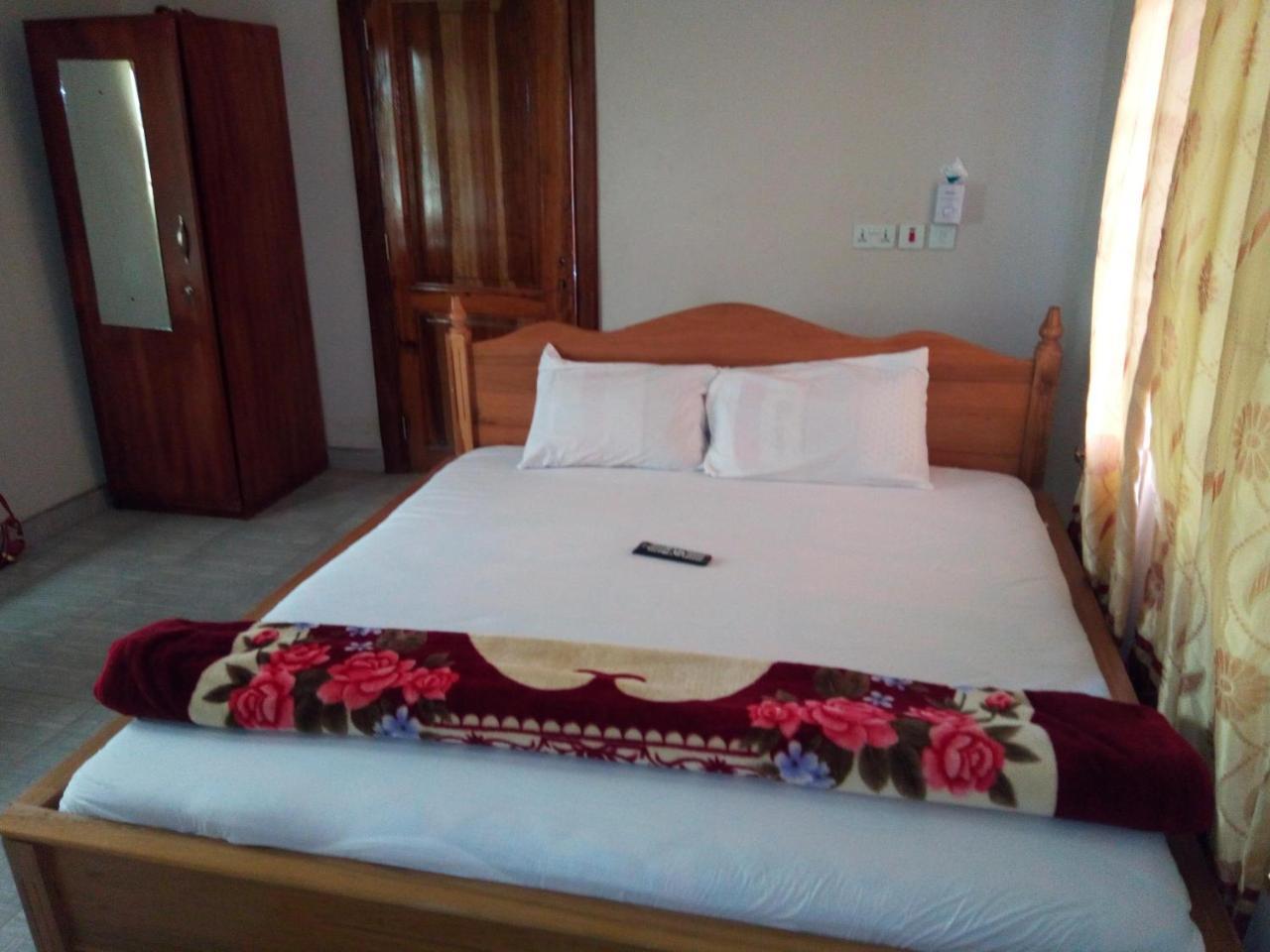 Jostev Hotel Кумасі Екстер'єр фото